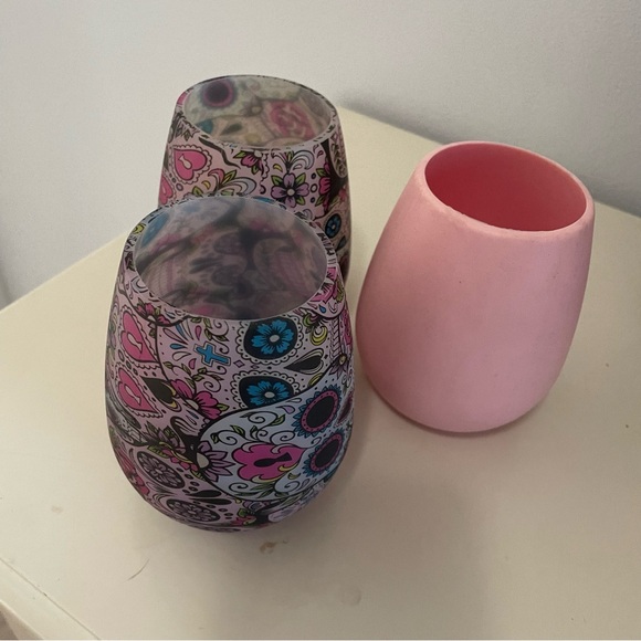 Set of Three Colorful Stemless Wine Glasses Silicone - Picture 6 of 6